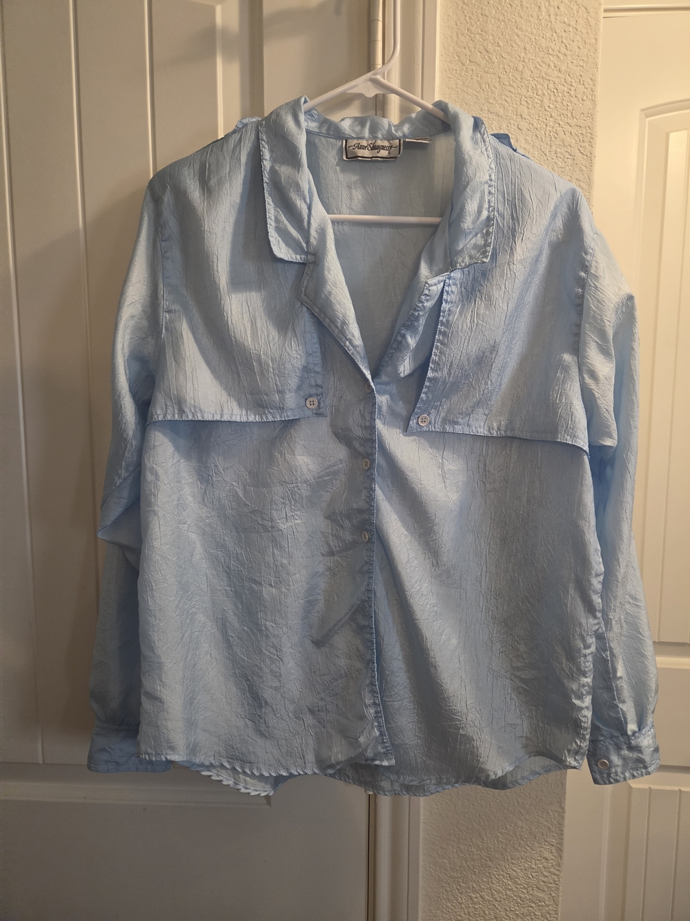 Light Blue Women's Button-Front Relaxed Shirt -  Elegant Everyday Top